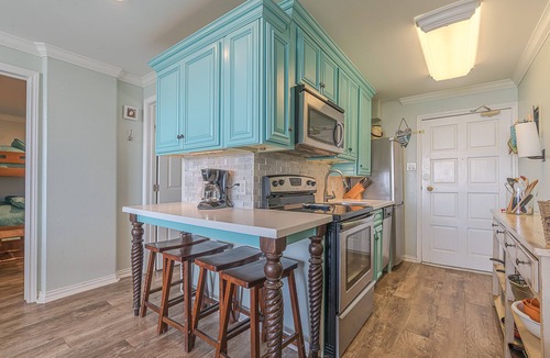 Galveston Condo | Sunny beachfront condo