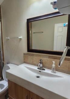 Bendale House | Sunny Corner Room with View