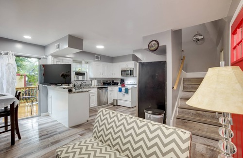 Willis House | Sunny Willis Escape w/Deck & Lake Access!