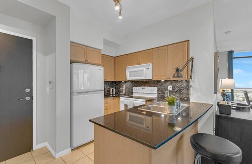 Bathurst Quay Hotel | Sunset View - 2 min to Exhibition Centre - Free Parking