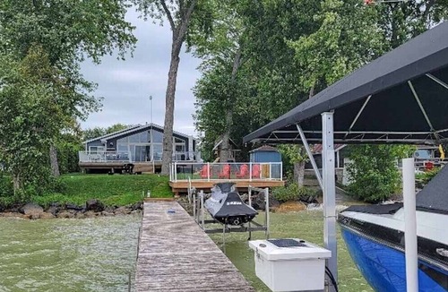 Brechin Cottage | Sunsets on Simcoe - Waterfront Cottage!
