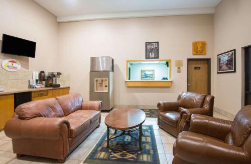 Abilene Hotel | Super 8 by Wyndham Abilene KS