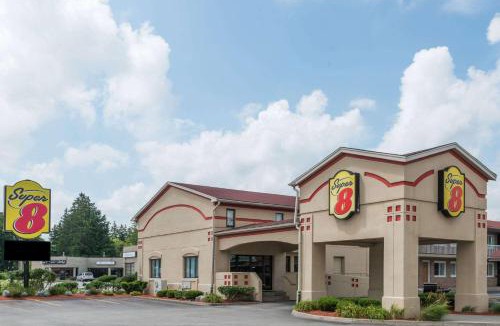 Guelph Hotel | Super 8 by Wyndham Guelph