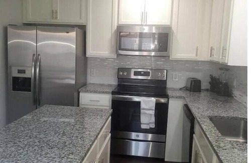 North Arlington House | SUPERHOST/Luxury Duplex; Crib; AT&T Stadium/6 Flags< 3 miles