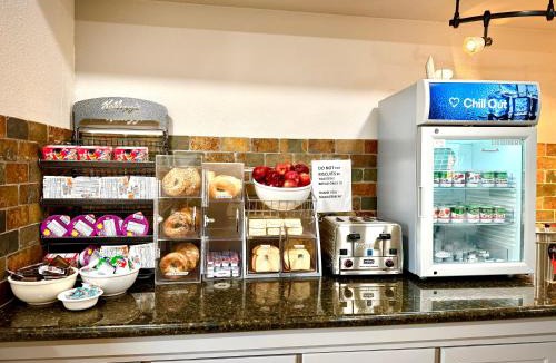 Clovis Hotel | SureStay Plus by Best Western Cannon A.F.B.