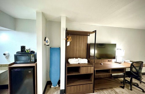 Clovis Hotel | SureStay Plus by Best Western Cannon A.F.B.