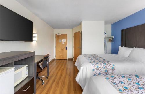 Niagara Falls Hotel | SureStay Plus Hotel by Best Western Niagara Falls East