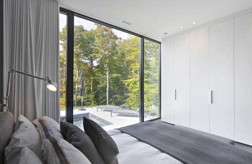 Sutton House | Sutton Hideaway: Luxurious Mountain Retreat