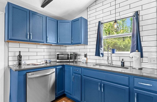 Big Cedars House | Table Rock Lakefront Studio w Access Private Hot Tub Free Daily Tickets