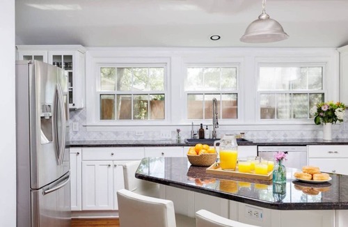 Tarrytown House | 🌿 Tarrytown Haven with Pool + Putting Green | Austin Songbird 🎶