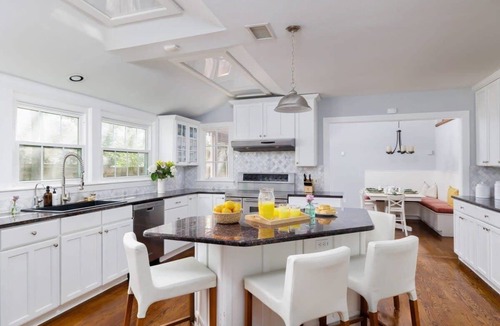 Tarrytown House | 🌿 Tarrytown Haven with Pool + Putting Green | Austin Songbird 🎶