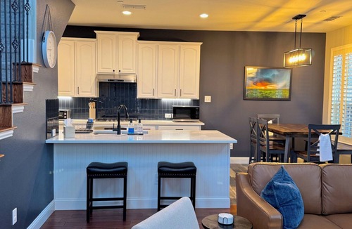 Lewisville House | TCH - Spacious 3 bed/2.5 bath in Lewisville