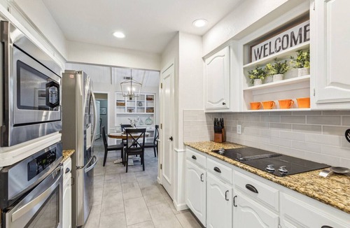 Plano House | TCH - Spacious 4bd/3ba home in Plano with Pool