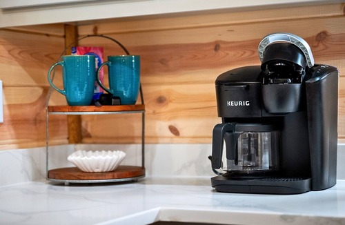 Broken Bow Cabin | Tender Retreat in the Pines | Game-Filled Retreat