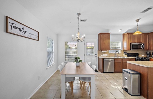 Tomball House | Terrific 3-bedroom house with Central AC in Tomball TX