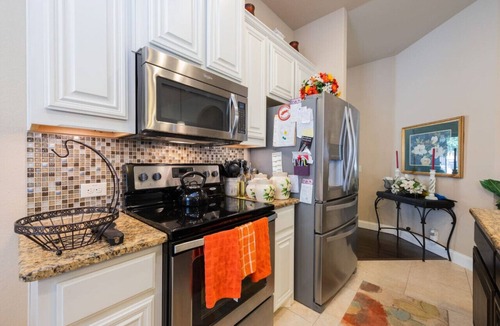 Crowley House | Texas Classic Retreat|Elegant & Spacious |3BR Home