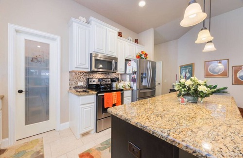 Crowley House | Texas Classic Retreat|Elegant & Spacious |3BR Home