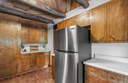 The Knoll House | The Adobe BCS - 1.0 Mile to Campus - Sleeps 15