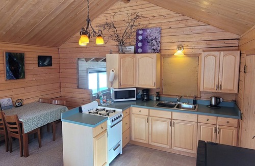 Sutton Cabin | The Aurora at Little Bear Getaway Cabins is peaceful seclusion