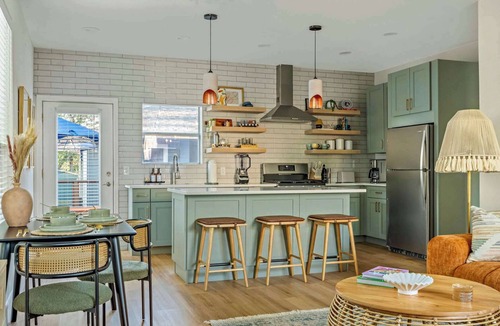 Chestnut House | The Backyard Bliss - 4BR Heated Pool & Ping Pong