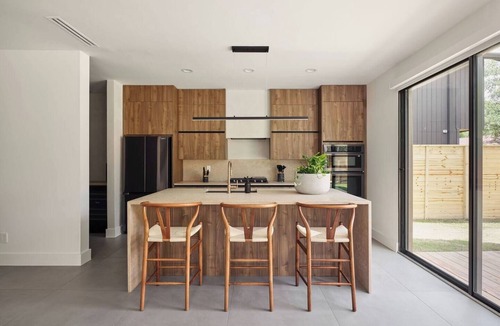 Conroe House | The Balcony Oak: Relax & Unwind