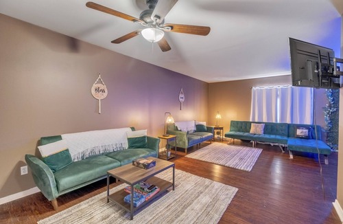 Little Rock House | The Big Bamboo (4-Bedroom Home) - Pets Allowed by RedAwning