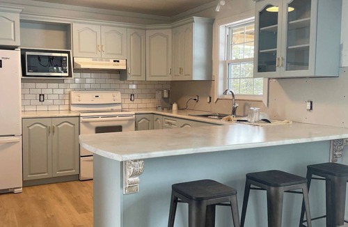 Brigus Junction Cottage | The Bluebird Cottage Lake Front 4Bdrms