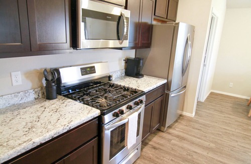 Collinsville House | The Boho Bungalow- Clean, Cozy & Family Friendly!