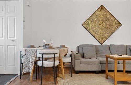 Griffintown Apartment | The Boho Nest Cozy 2BR