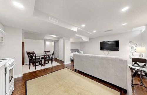 Markham House | The Boxwood Executive Suite