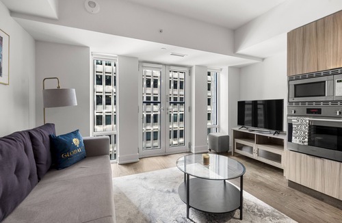 Bay Cloverhill Apartment | The Britt Condos in Downtown Toronto