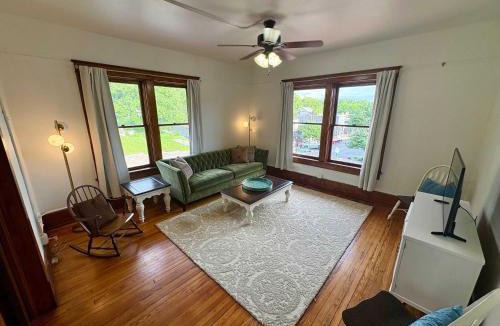 Siloam Springs House | The Broadway #5 at the Historic Connely Harrington