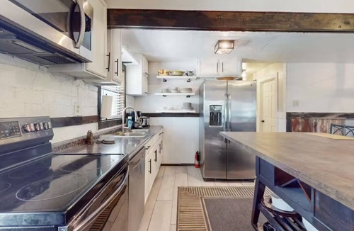 Somerville House | The Center: Marvelous 5-bedroom house for wellness and peace.