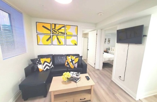 Brampton Apartment | The Chic Retreat - For Your Modern Comfort & Style