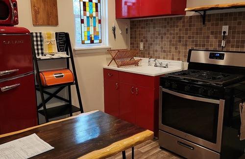 Memphis Apartment | The Claiborne Suite