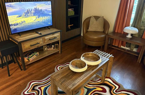 Memphis Apartment | The Claiborne Suite