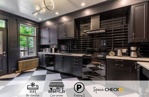 Hochelaga Apartment | The Classic | Backyard | Near Subway | Parking