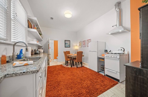 Hot Springs Cottage | The Clementine - Walk to Restaurants, Shops, Bars in Historic Downtown!
