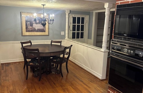Springdale House | The Coffey House Circa 1894 Sleeps 8