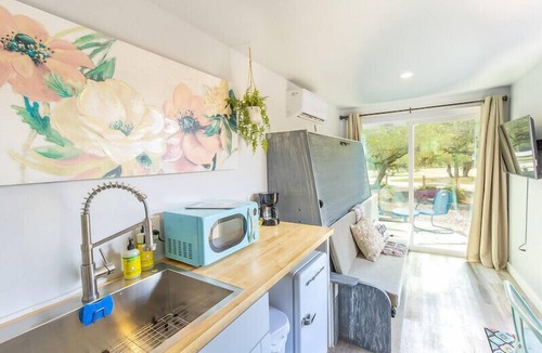 Johnson City House | The Container Retreat @ 290 Wine Trail #3