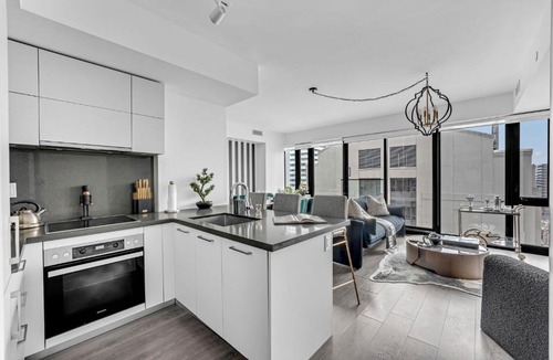 Bloor-Yorkville Apartment | The Cumberland Suites
