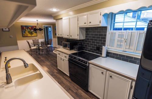 Salina Bed & Breakfast | The Cunningham