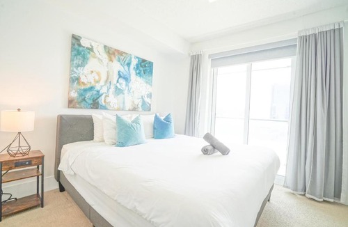 Toronto Entertainment District Apartment | The Diamond 3BD 2BA Luxury Stay CN Tower, MTCC Steps Away