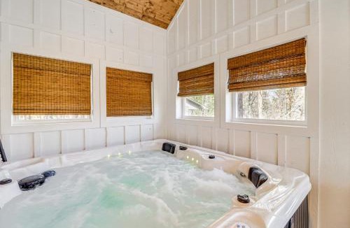 Heber Springs House | 'The Hamilton Heber Springs' Home w/Hot Tub!