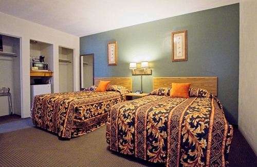 Sidney Hotel | The King's Inn