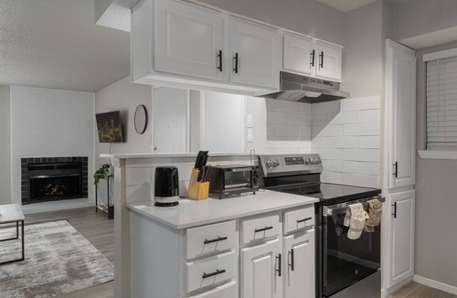North Arlington Apartment | The Landry 157 | Spacious and Cozy 1 Bedroom 1bth