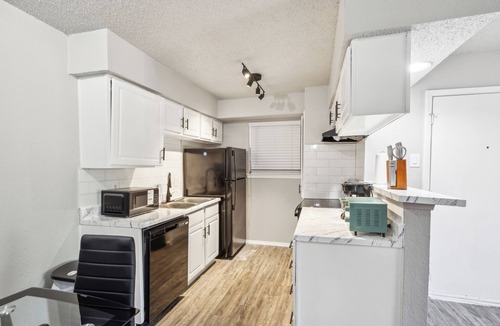 North Arlington Apartment | The Landry 278 | Spacious and Cozy 2 Bedroom 1bth