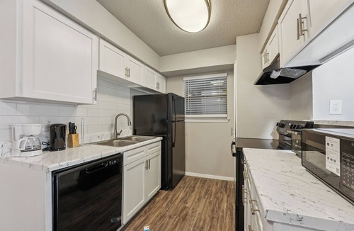 North Arlington Apartment | The Landry 288 | Spacious and Cozy 2 Bedroom 1bth