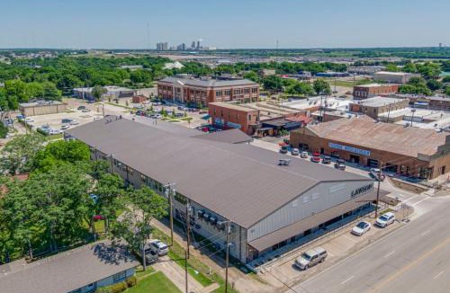 Midlothian Apartment | The Lawson District - Daffodil Suite