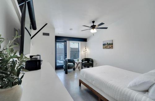 Midlothian Apartment | The Lawson District - Daffodil Suite